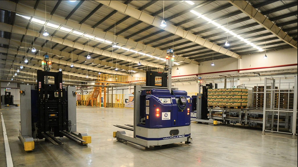 ứng dụng robot công nghiệp tại nhà máy Vinamilk
